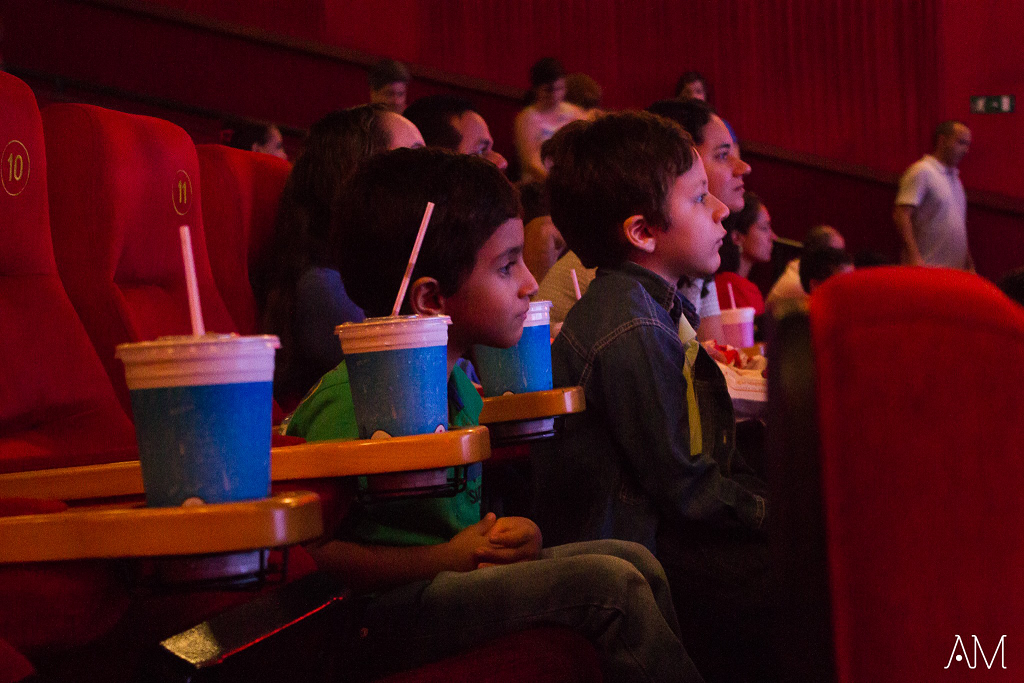 Shopping Cerrado promove sessão de cinema adaptada para crianças autistas