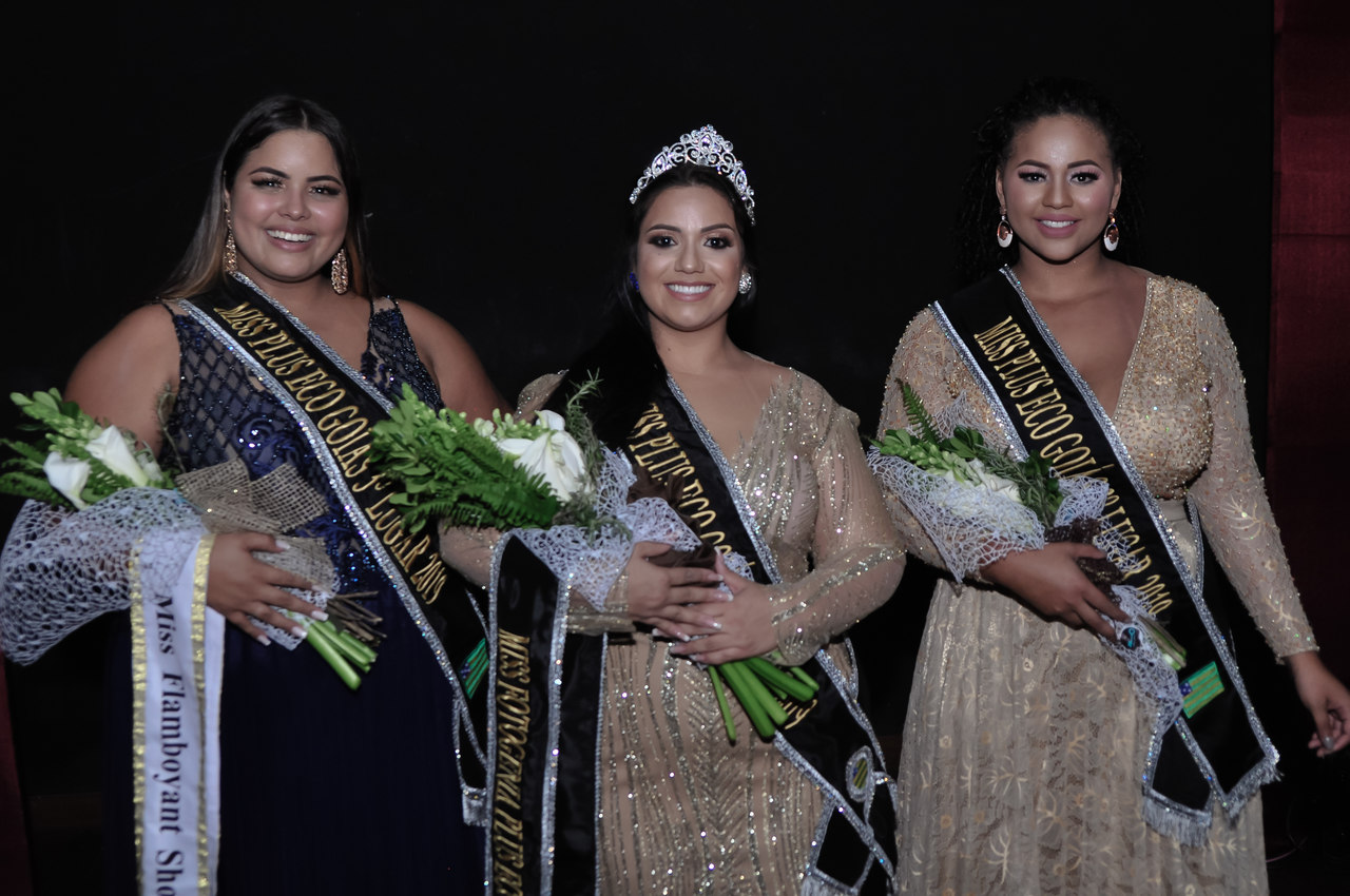 Camila Hans vence o concurso Miss Plus Eco Goiás 2019